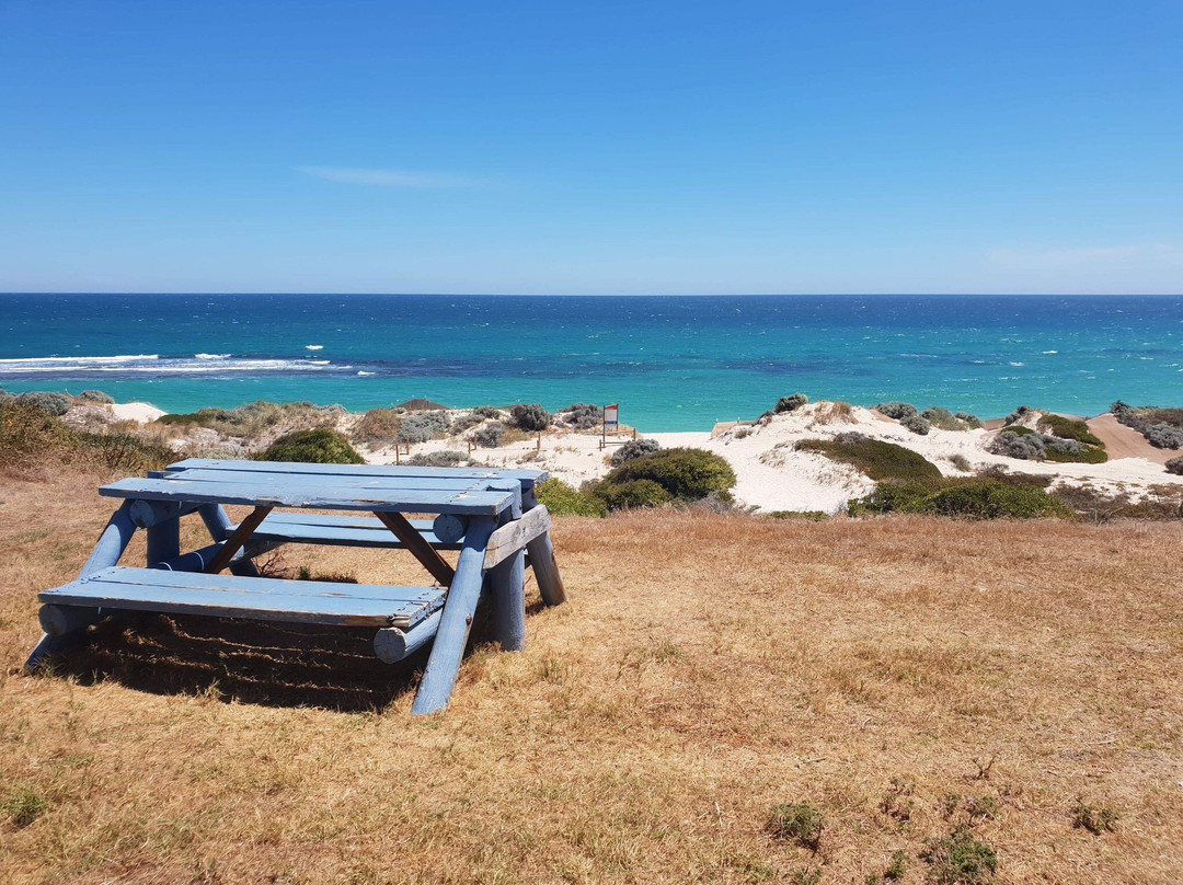 Yanchep Lagoon Beach景点图片
