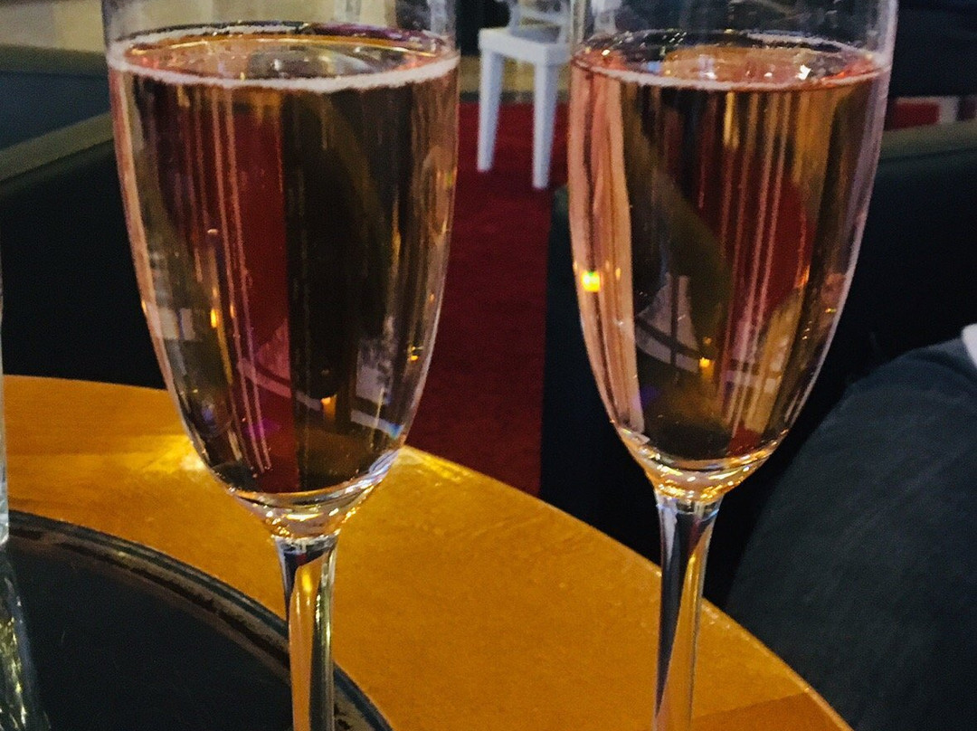 瓦德杜克温泉度假村主图