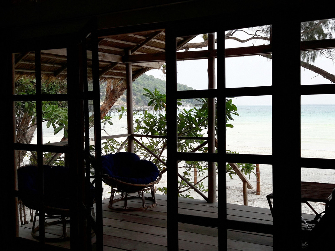 撒拉逊湾度假村主图