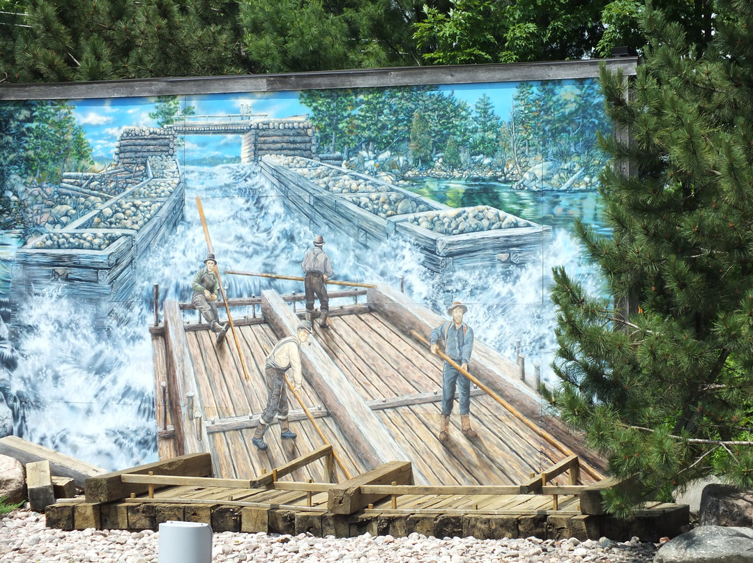 Pembroke Heritage Murals景点图片