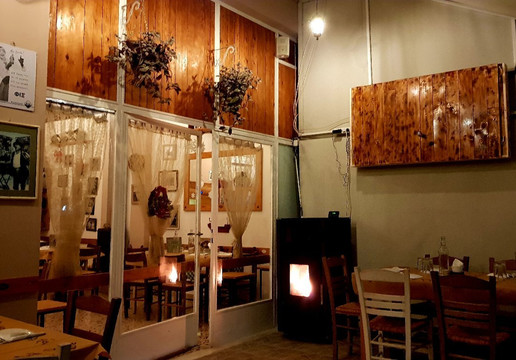 Petroupoli餐馆和美食-To Rebelio