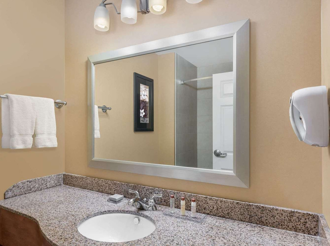 Spark by Hilton Lancaster Dutch Country主图