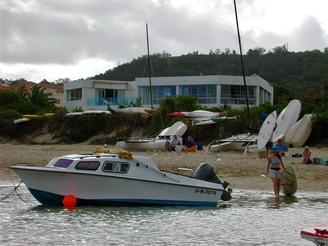 Sunshowers Beachfront Luxury Self Catering Accommodation主图