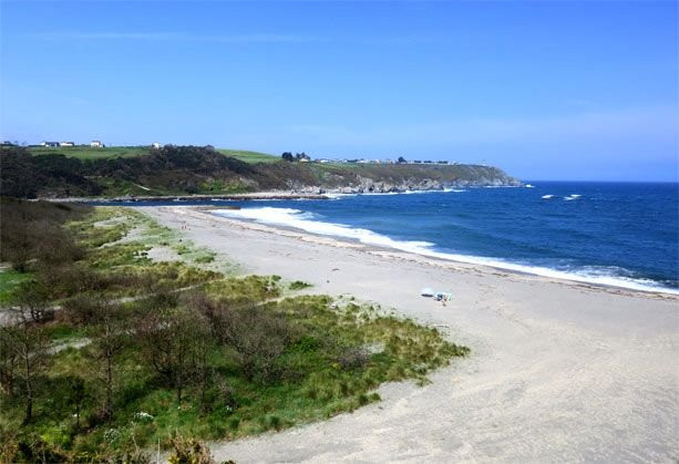 Playa de Navia景点图片