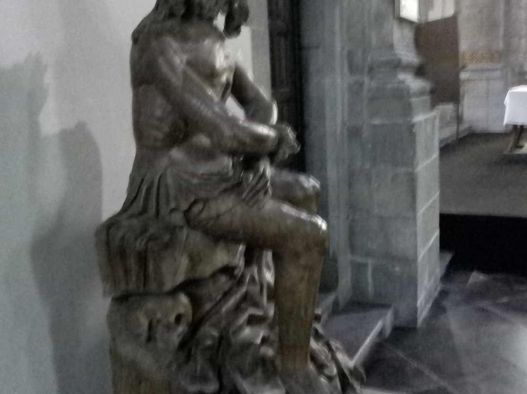 Collegiale Saint-Ursmer Church景点图片