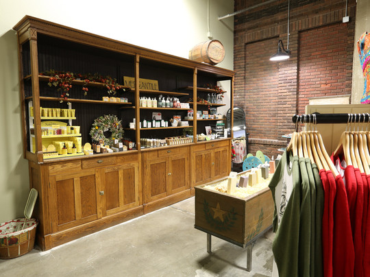 Liberty & Vine Country Store-比灵斯必去景点