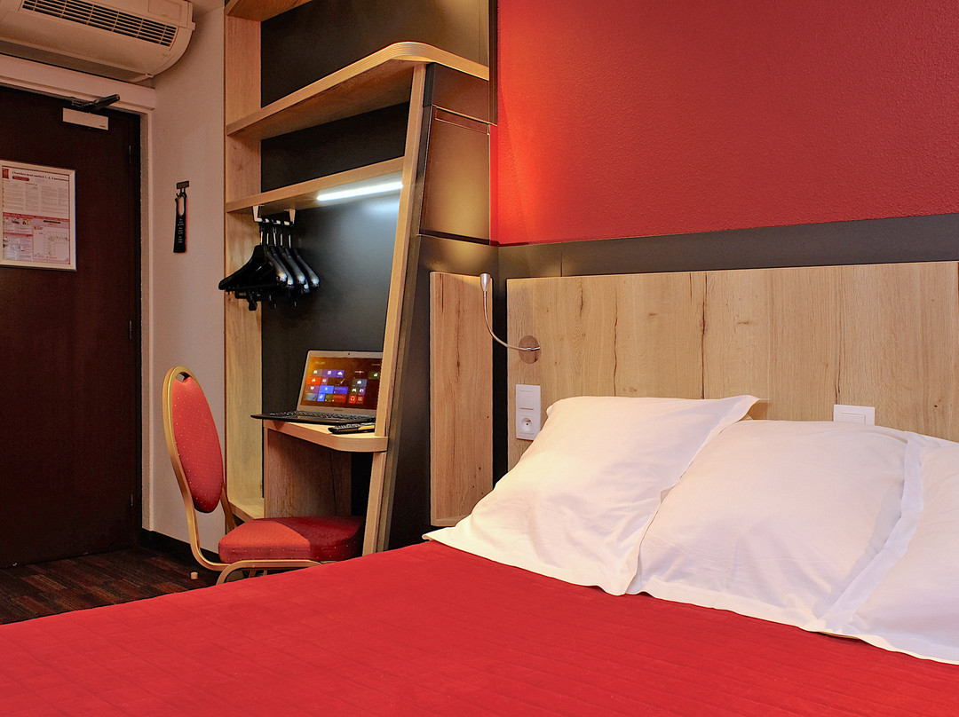 In Hotel主图