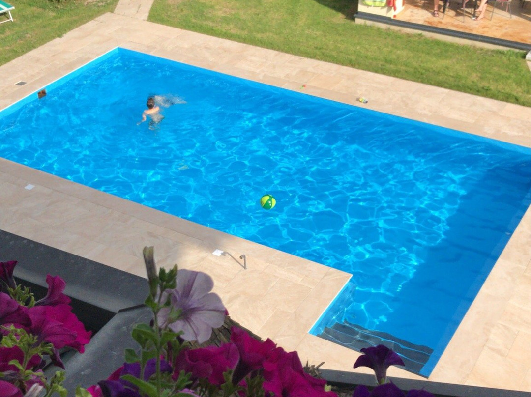 夏洛特酒店主图