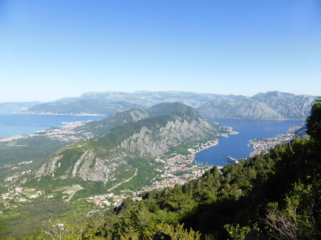 Viewing Point at the Road Kotor-Lovcen景点图片