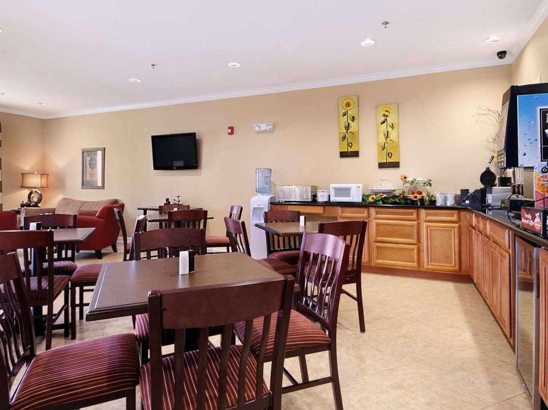 Days Inn & Suites By Wyndham Cabot主图