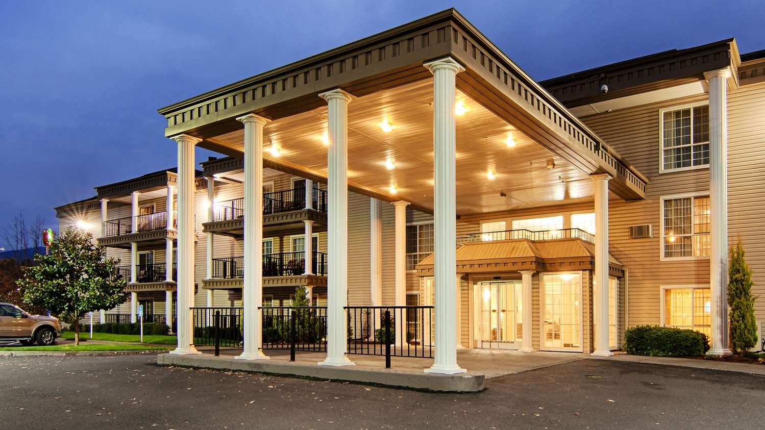 Best Western Plus Grand Manor Inn-官方