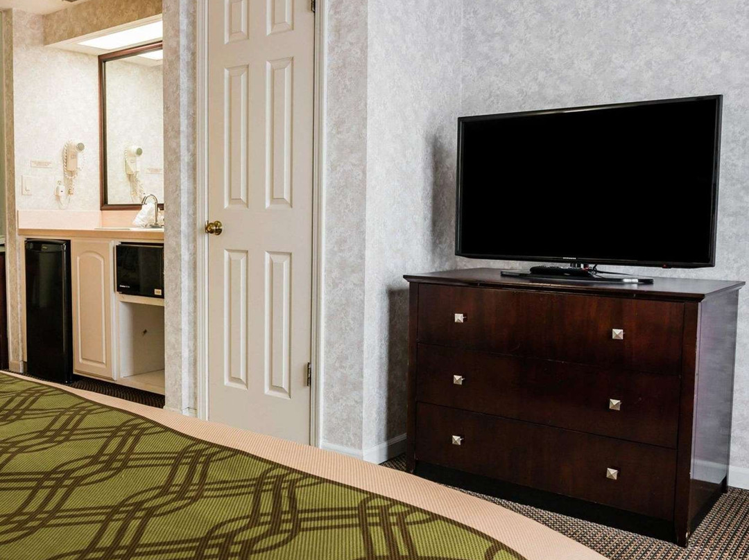 Econo Lodge & Suites主图