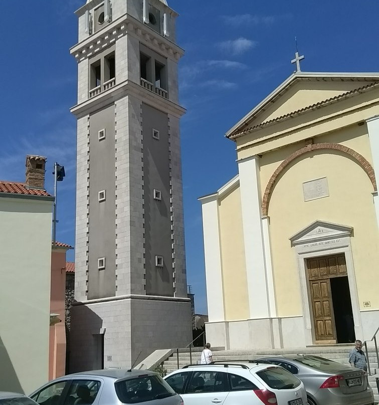Parish Church of St. Martin and Bell Tower景点图片
