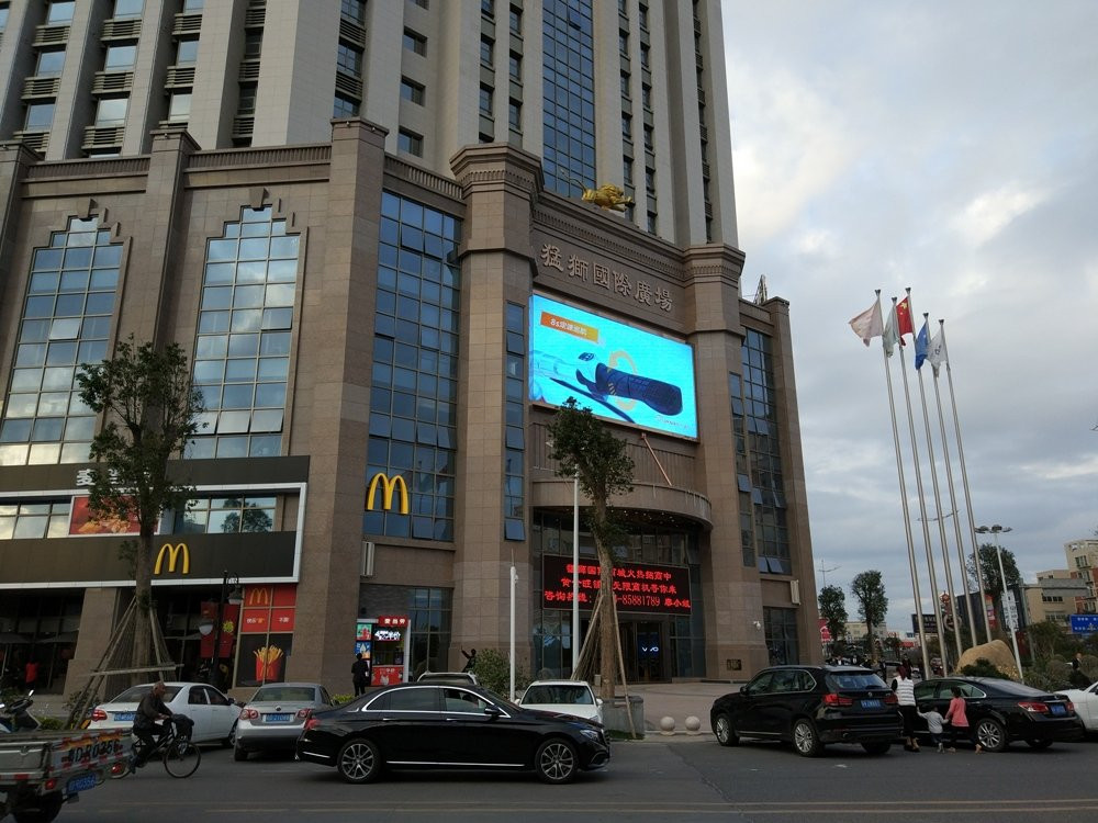 猛狮凯莱酒店主图