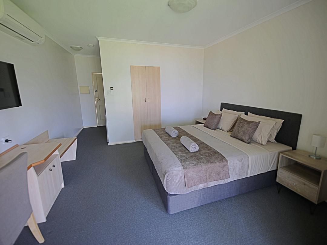 Lakeview Apartments主图