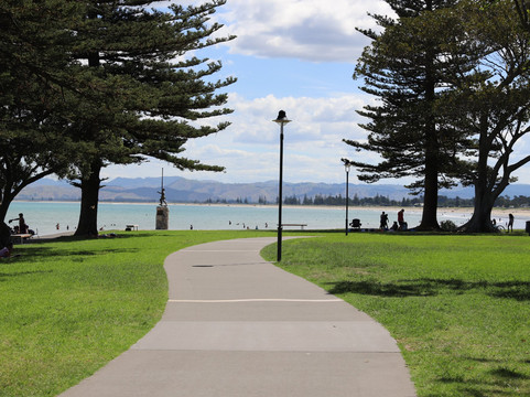 Whispering Sands Beachfront Motel主图