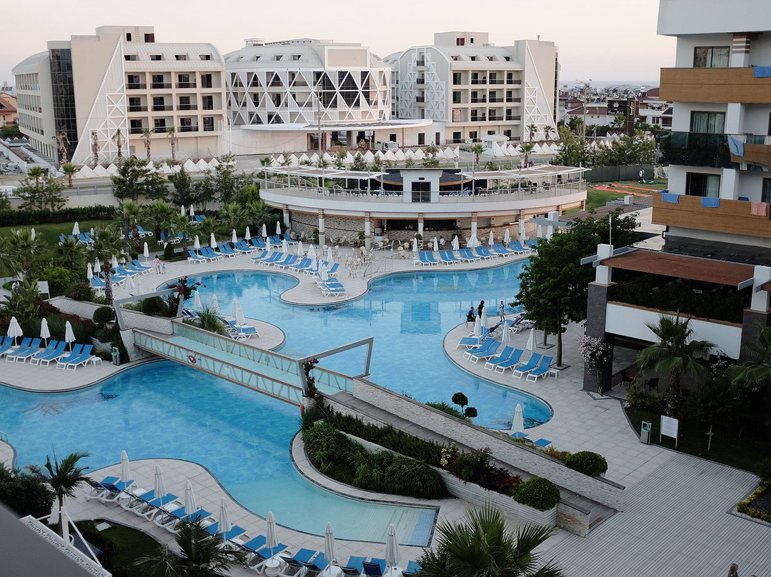 Terrace Elite Resort主图