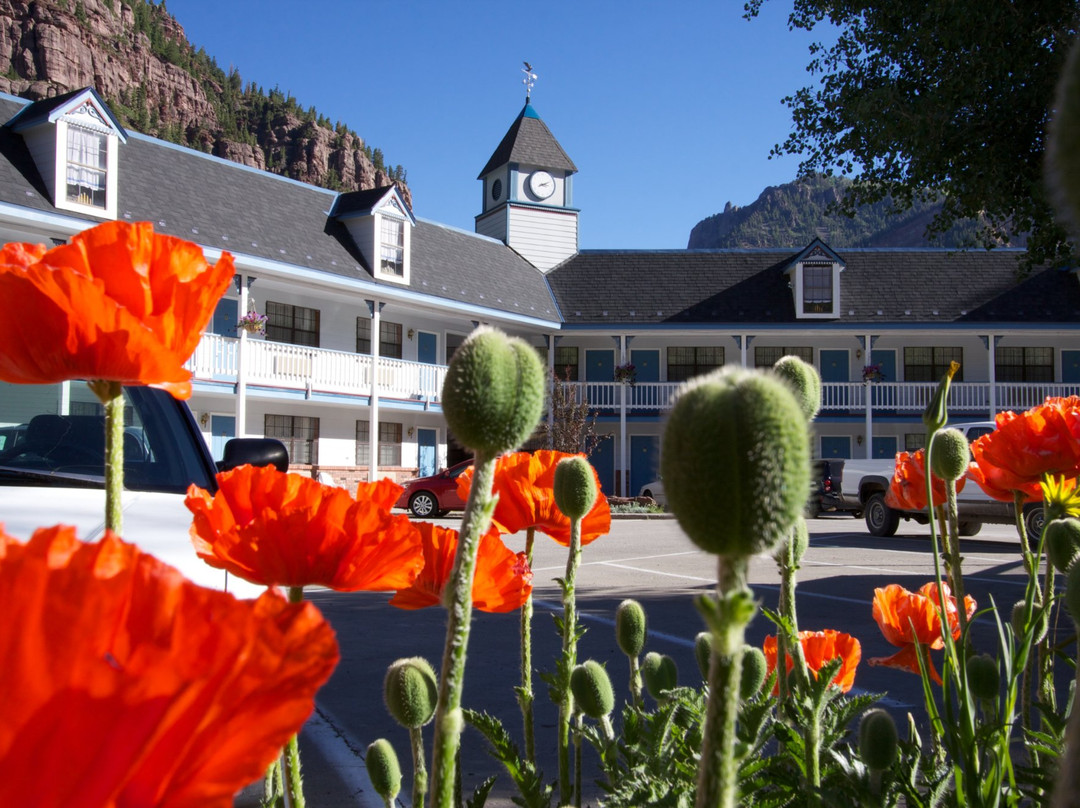 Twin Peaks Lodge & Hot Springs主图