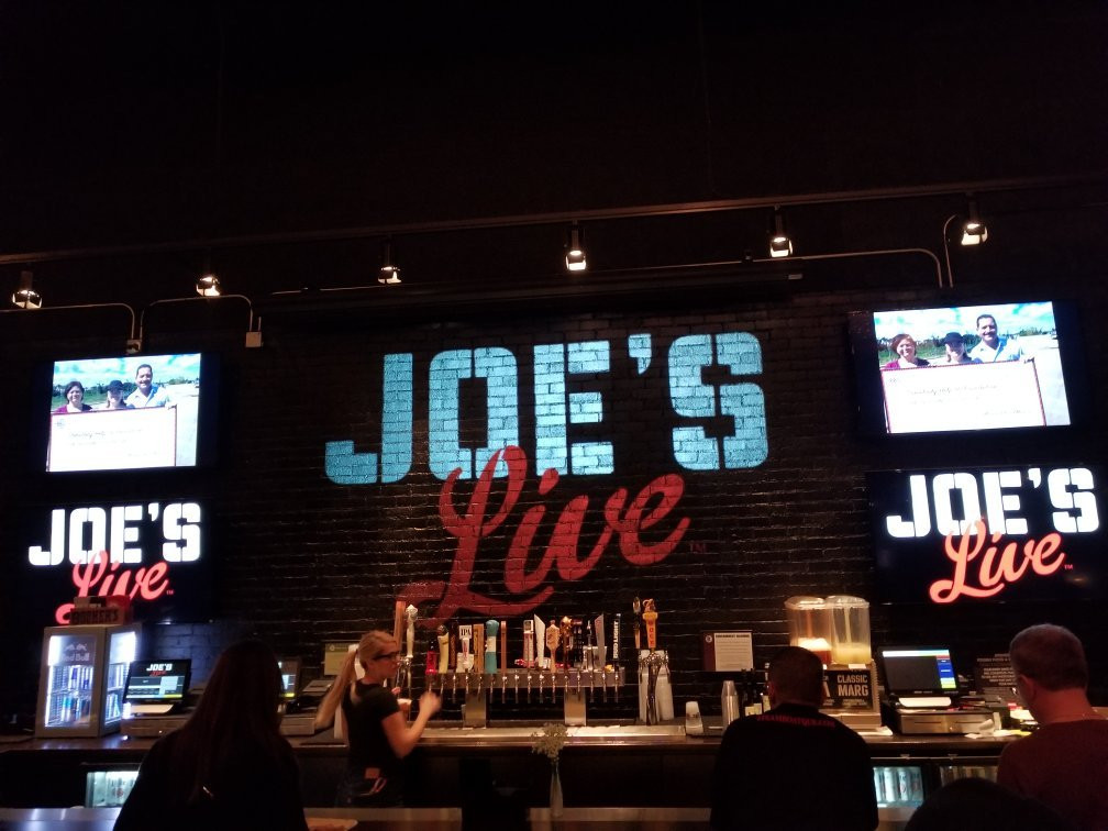 Joe's Live-罗斯蒙特必去景点