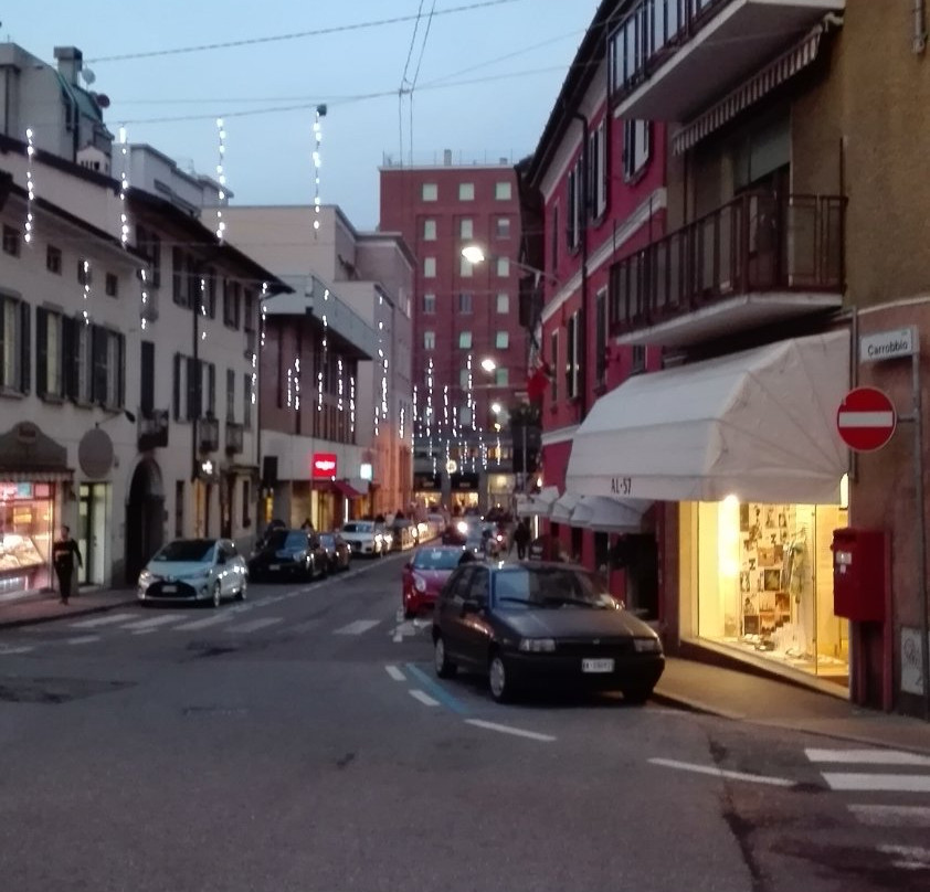 Porta della Motta-瓦雷泽必去景点
