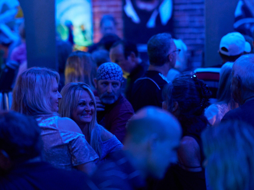 Space 39 Art Bar & Martini Lounge-迈尔斯堡必去景点