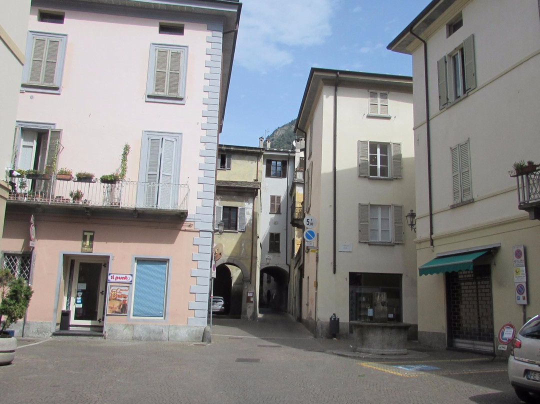 Piazza Quadrivio e Scarpatetti-Sondrio必去景点