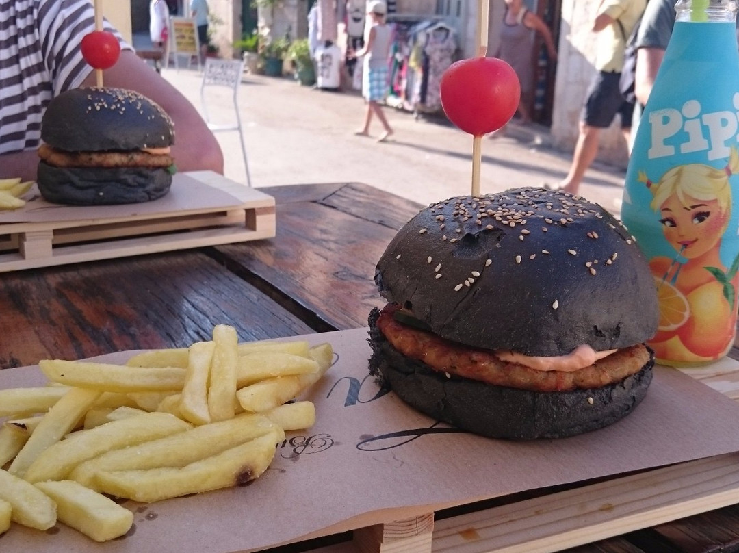 Burger Bar Tajer