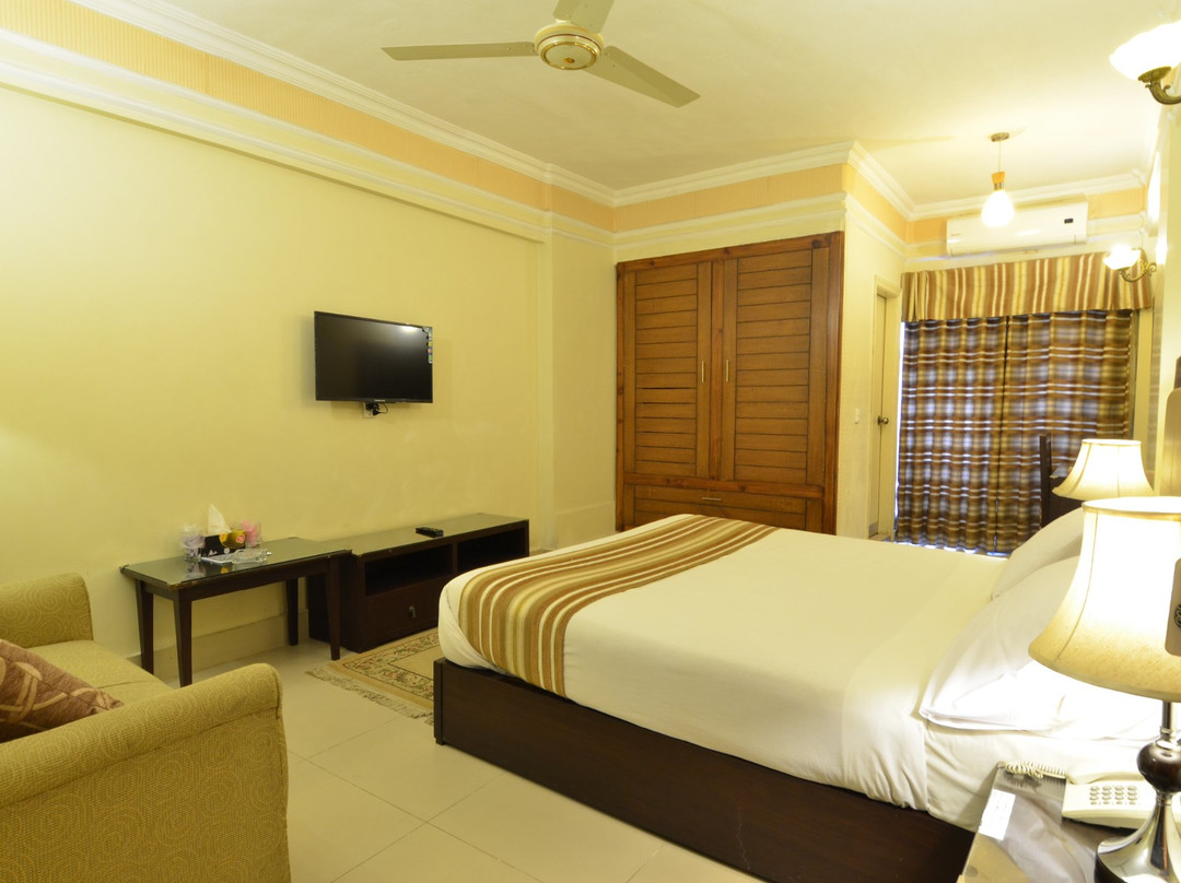 Pak Continental Hotel主图