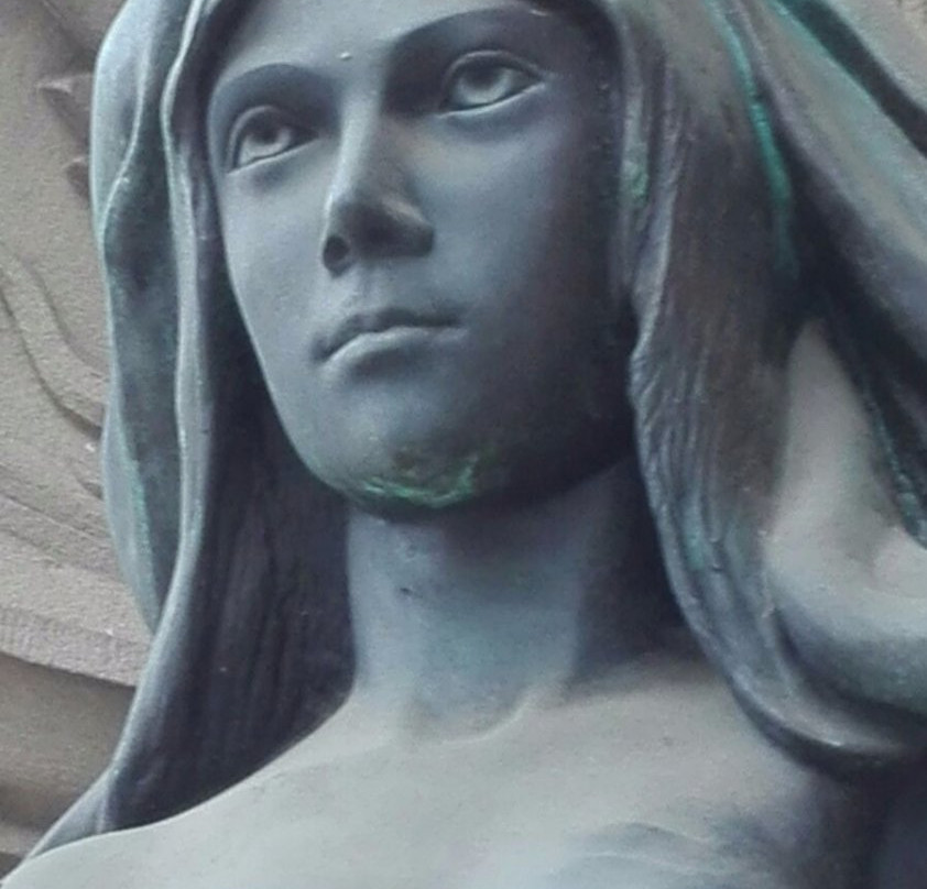 Skulpturen "Wahrheit und Gerechtigkeit"-伍珀塔尔必去景点