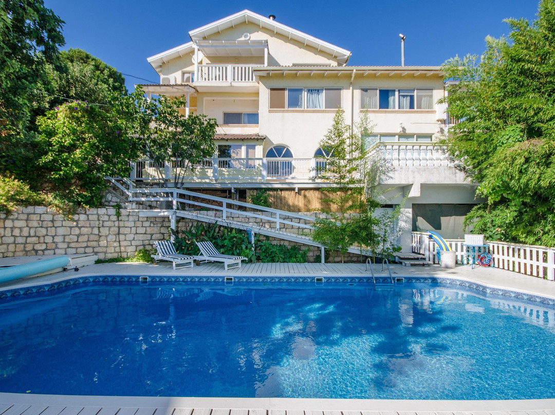 Ha'seuda Ha'achrona Suites
