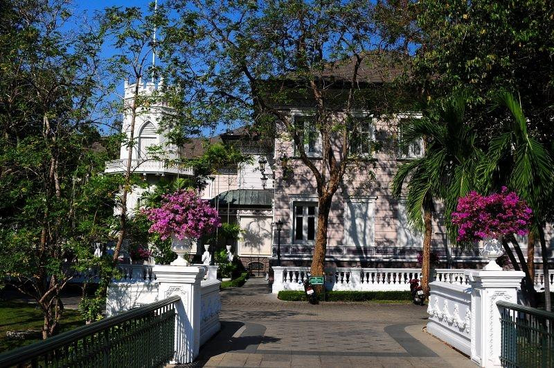 Phra Thinang Uthayan Phumisathian-挽巴茵必去景点