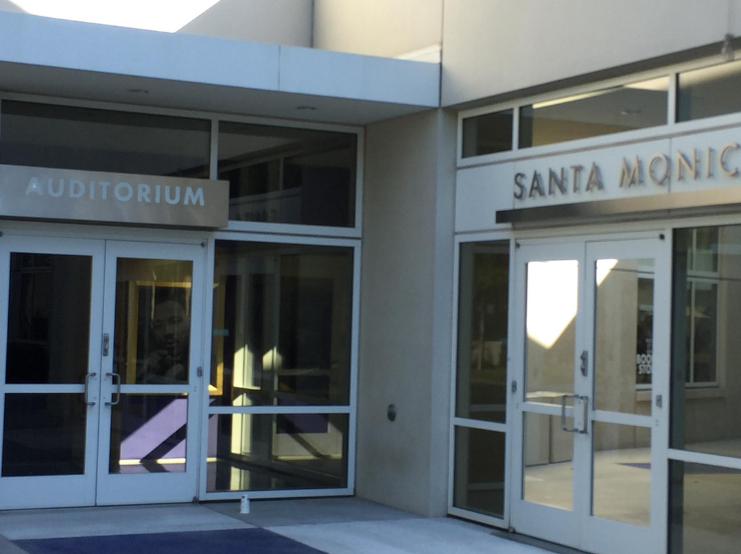 Santa Monica Public Library-圣莫尼卡必去景点