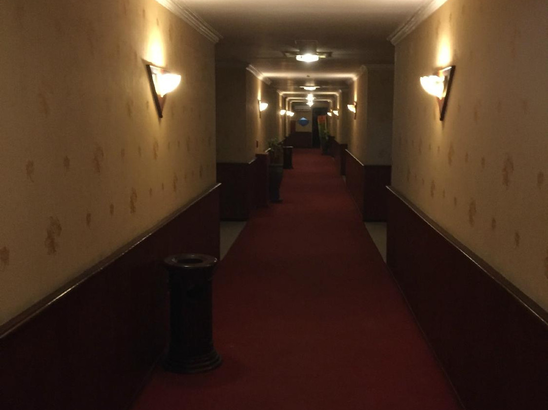 蒙塔利大酒店主图