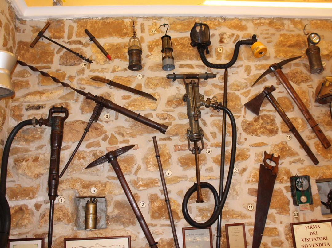 Museo Della Civilta Mineraria-皮亚扎－阿尔梅里纳必去景点