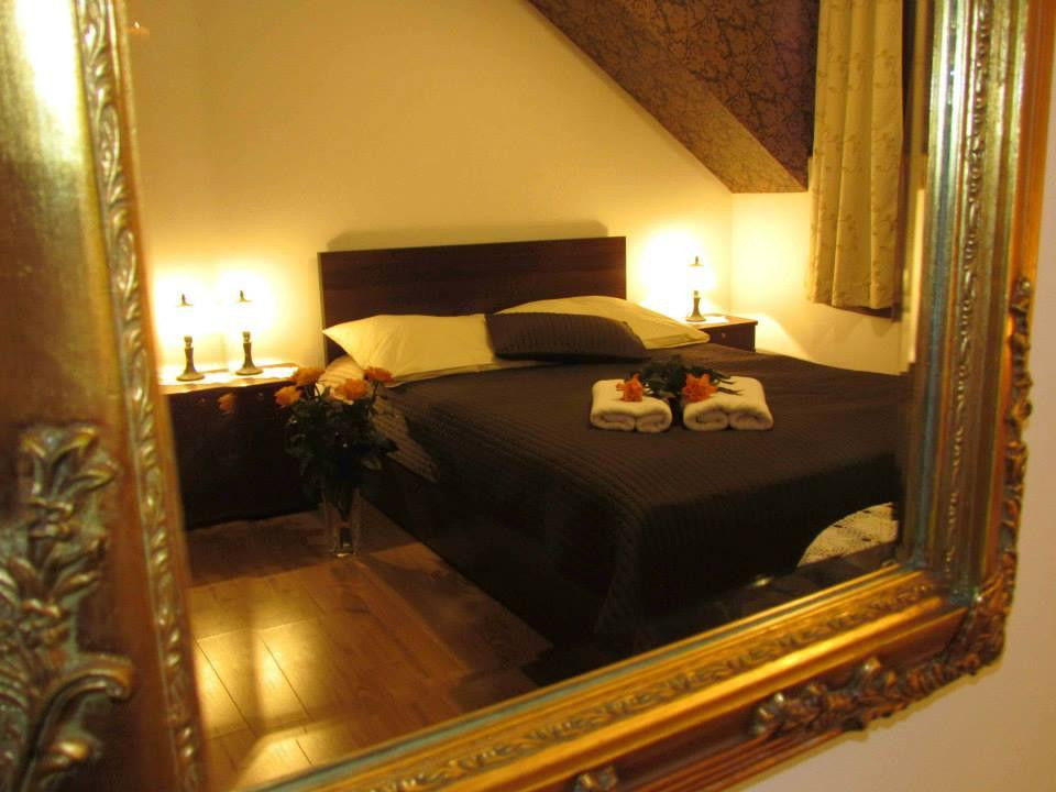 Dworek Zloty Rog Hotel主图