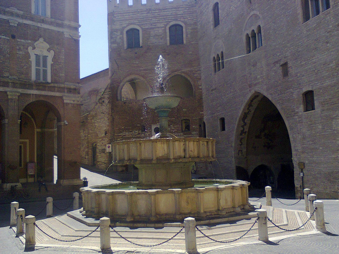 Palazzo del Podesta-Fabriano必去景点