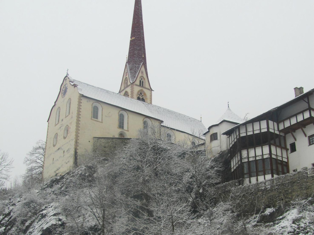 Kath. Pfarrkirche hl. Georg und Nikolaus景点图片
