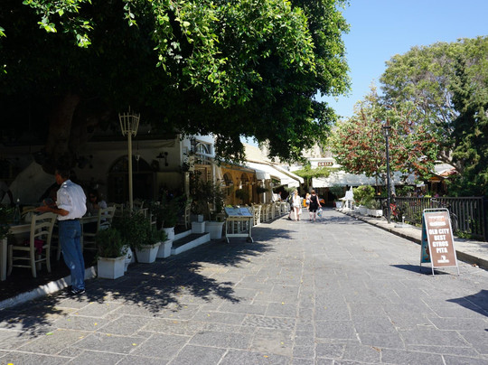 Old Town Treasure Hunt-Moschatos Travel-罗德城必去景点