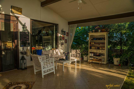 阿勒腾库姆餐馆和美食-Noni's House