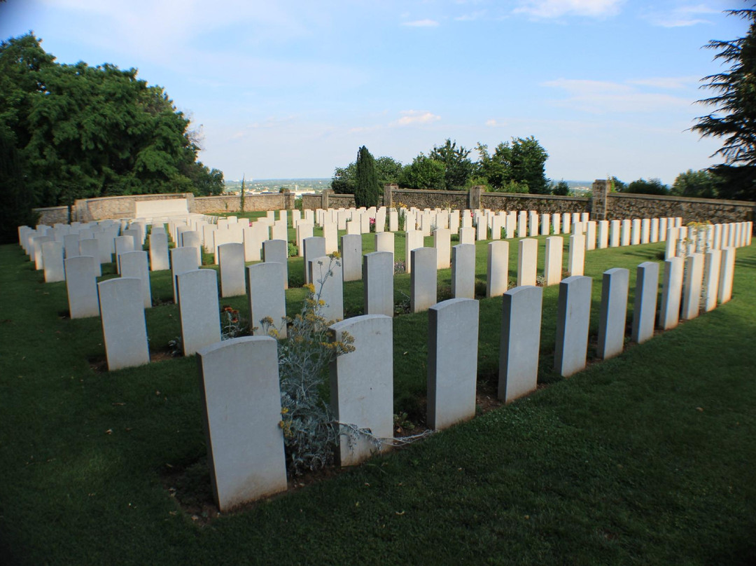 Cimitero inglese di Giavera del Montello景点图片