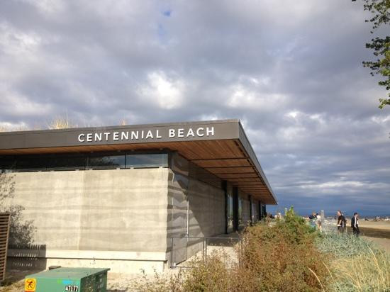 Centennial Beach景点图片
