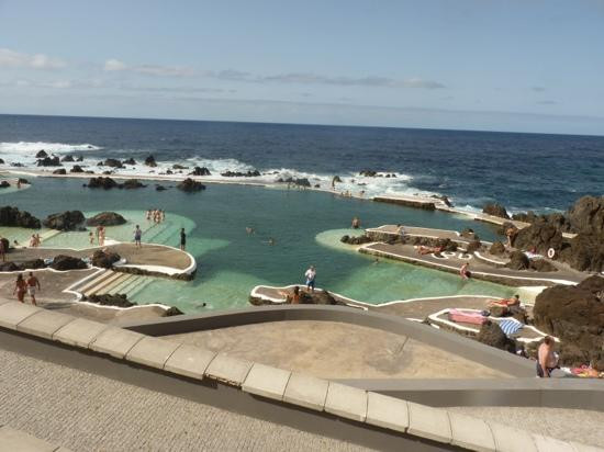 Porto Moniz Natural Swimming Pools-莫尼什港必去景点