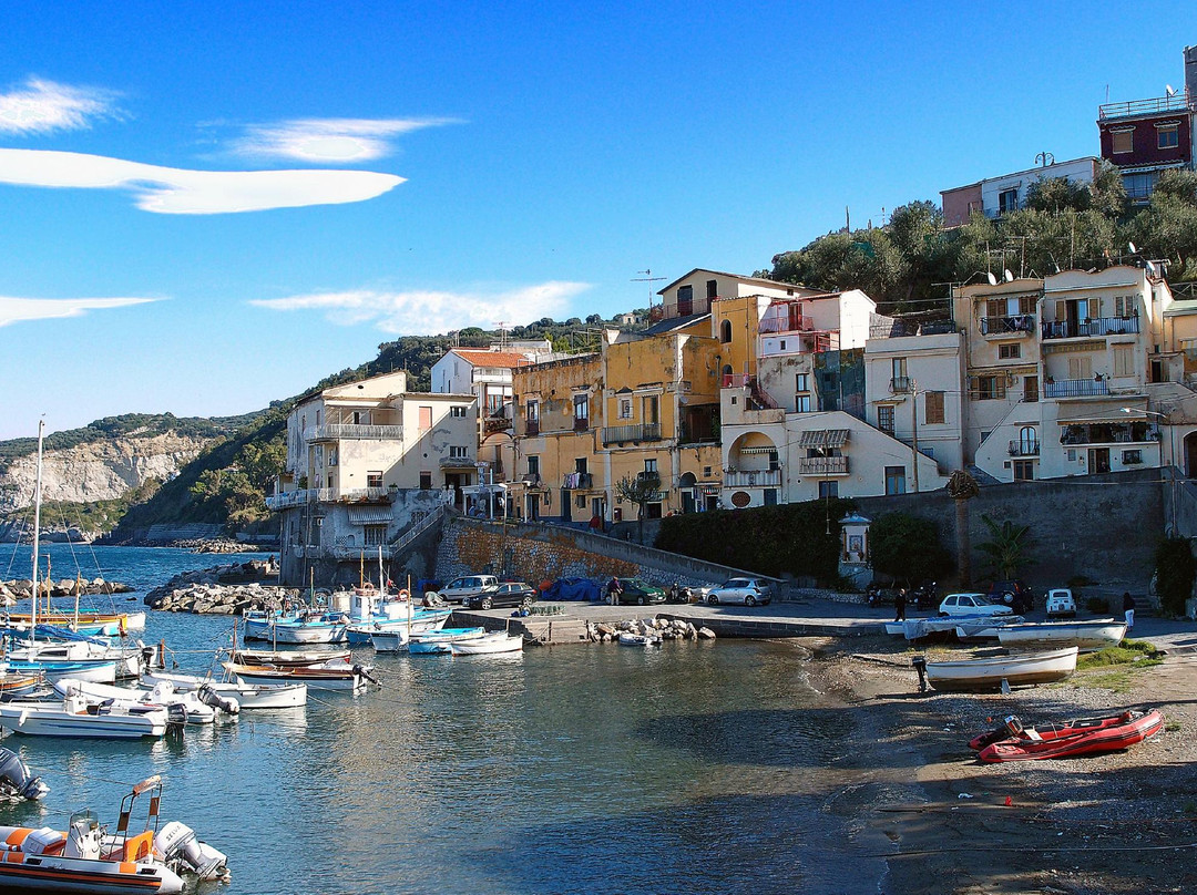 Marina della Lobra - Spiaggia e Borgo Marinaro-马萨卢布伦塞必去景点