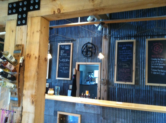 45 North Vineyard & Winery景点图片