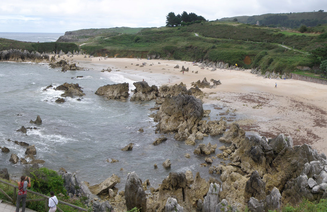 Playa de Toro-利亚内斯必去景点
