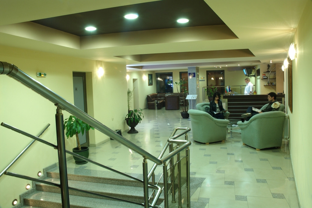 卢克索大楼酒店主图