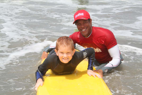 Surfin Fire Surf School-恩西尼塔斯必去景点