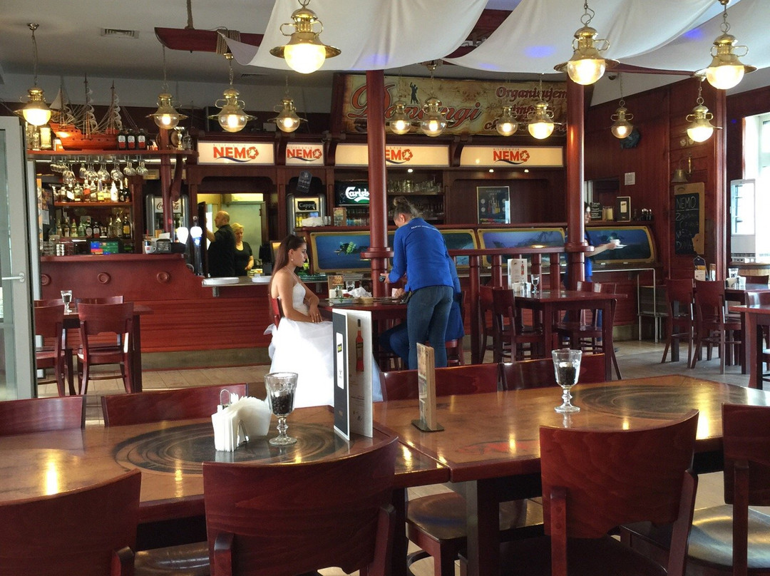 Nemo Bistro & Pub