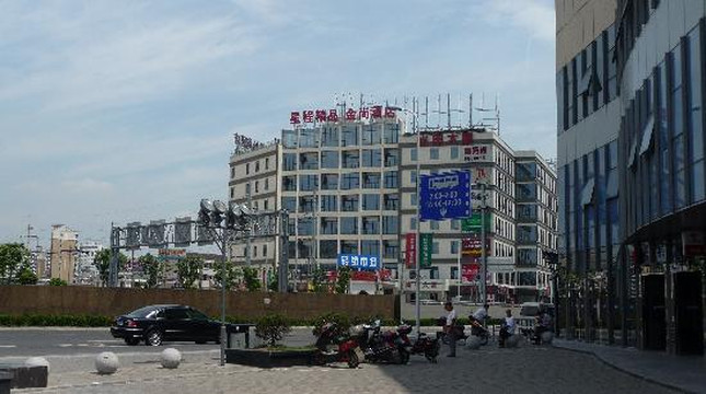 万信酒店(上海世博园高科西路地铁站店)主图