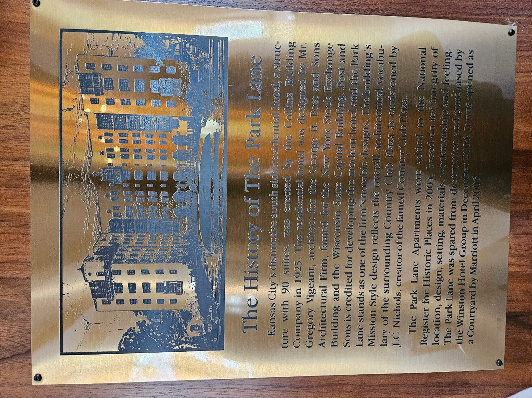 Courtyard Kansas City Country Club Plaza主图